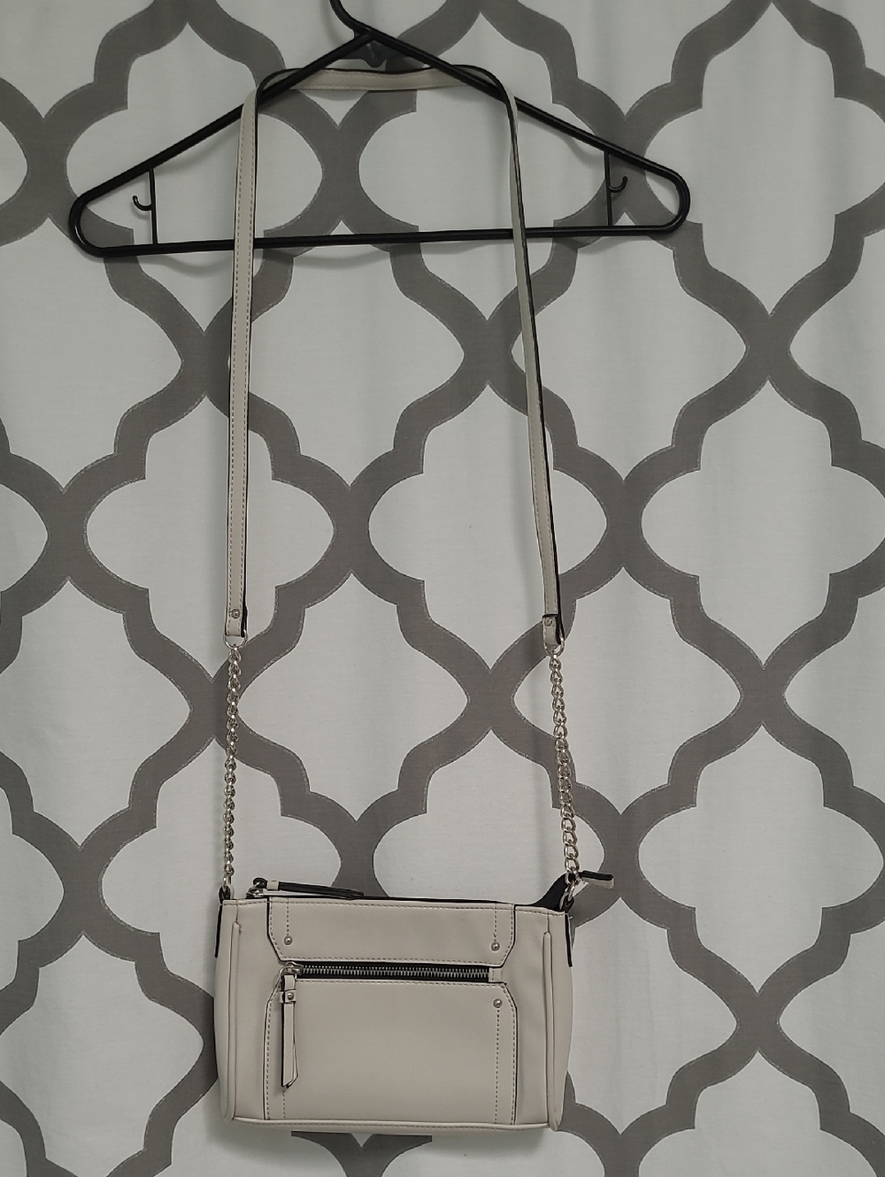 bp Cream Crossbody Bag with Chain and Leather Strap